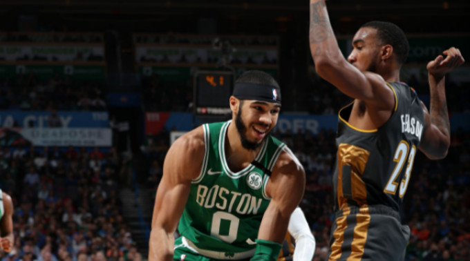 汉队防线的 汉队防线的